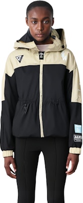(W) FILA x MIHARA YASUHIRO Chaqueta Negra Trigo Tejida con Capucha Colorblock. F11W133704F-BK Sizing (W) FILA x MIHARA YASUHIRO Chaqueta Negra Trigo Tejida con Capucha Colorblock. F11W133704F-BK