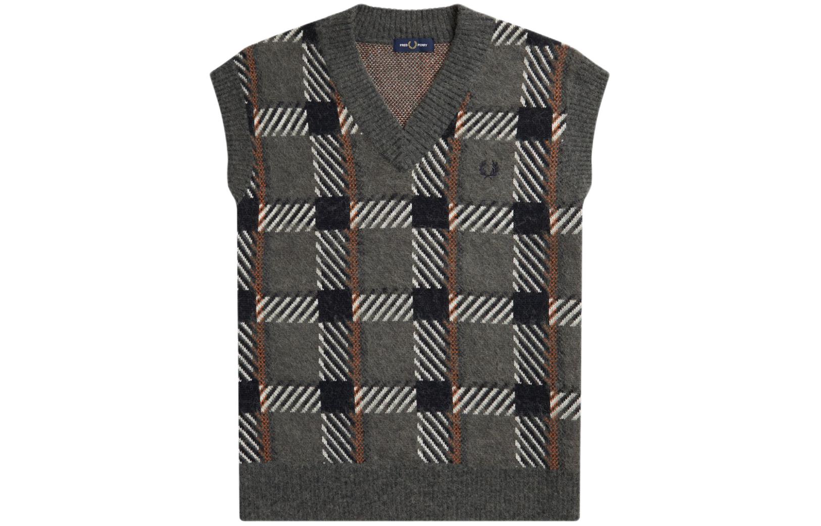 Fred Perry Laurel Wreath Checkered V-Neck Knitted Vest Green . K6530-638