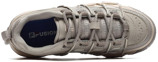 FILA FUSION斐樂潮牌 ADE Barricade 潮流時尚文化 復古籃球鞋 女款 海豚灰淺粉 Lookbook FILA FUSION斐樂潮牌 ADE Barricade 潮流時尚文化 復古籃球鞋 女款 海豚灰淺粉