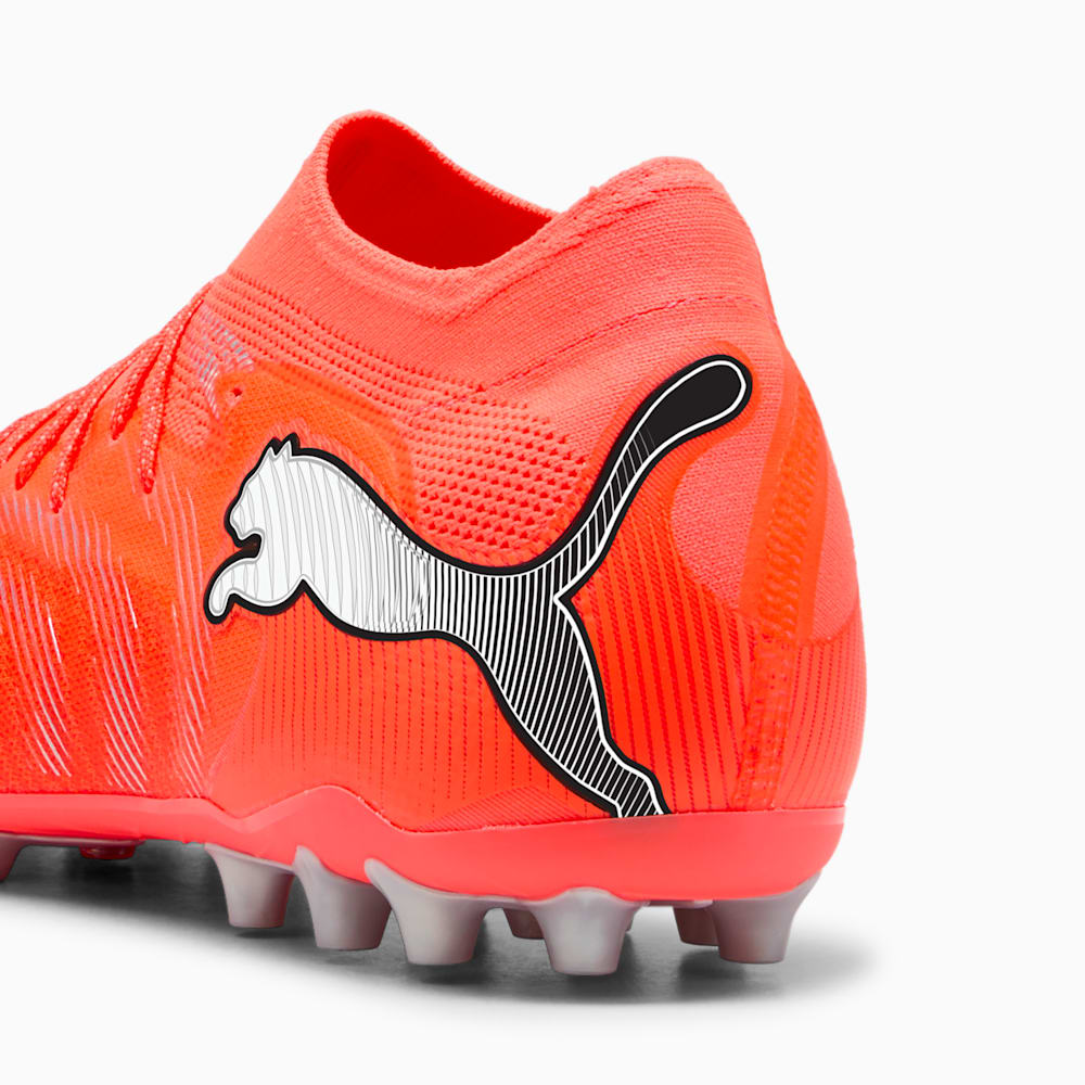 Lookbook (W) Botas de Fútbol Future 9 Ultimate MG Rojo Brillante-Blanco-Negro-Plata PUMA 108897-01
