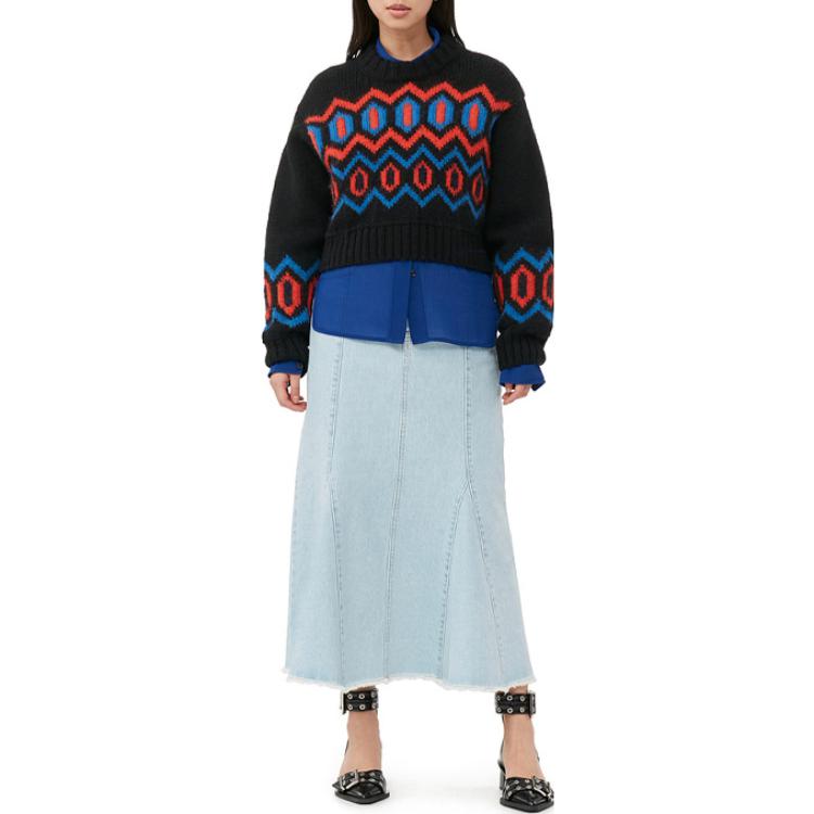 Lookbook (W) 가니 블랙 플로럴 자수 니트 풀오버 크루넥 스웨터. K2011-099