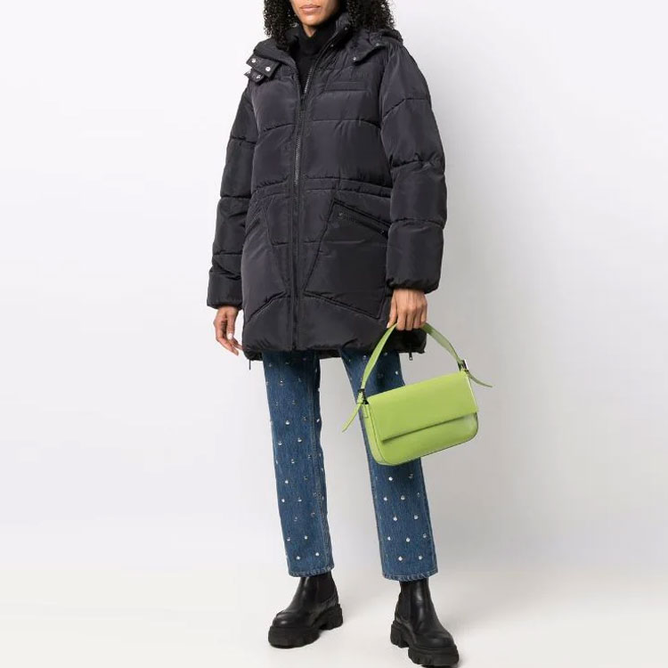 Lookbook (W) 가니 오버사이즈 퍼퍼 다운 재킷 윈터 블랙 F6449-252