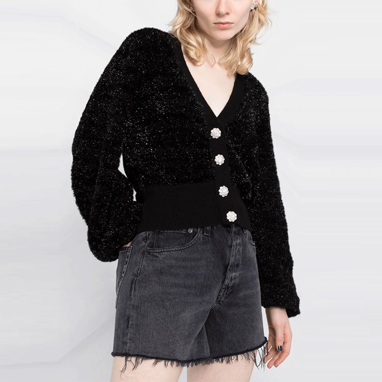 Lookbook (W) 가니 SS22 블랙 텍스처드 브이넥 가디건 스웨터. K1638-099