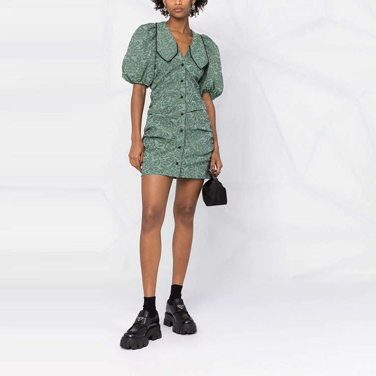 Lookbook (W) GANNI SS22 女士绿色花卉提花褶皱短袖迷你连衣裙。 F7108-813