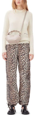 (W) GANNI SS24宽松豹纹松紧腰裤杏仁奶色 F9356859 Lookbook (W) GANNI SS24宽松豹纹松紧腰裤杏仁奶色 F9356859
