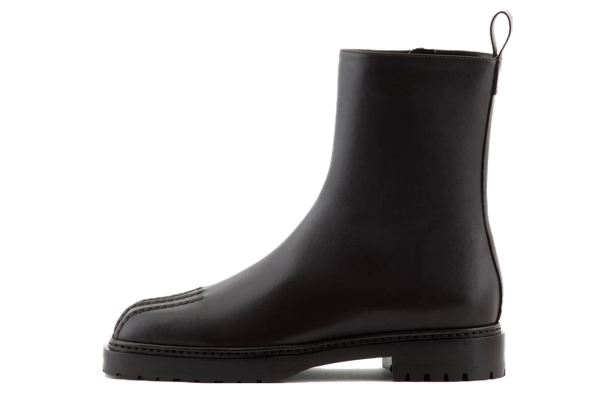 (Women) Giorgio Armani Leather Round-Toe Ankle Boot 'Black Comfort' X1N164XF629100118