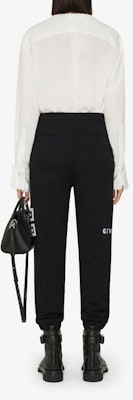(W) GIVENCHY Celana Jogger Logo Hitam FW21 BW50TJ3Z85-001 Shop (W) GIVENCHY Celana Jogger Logo Hitam FW21 BW50TJ3Z85-001