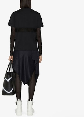 (W) Givenchy FW21 Kaos Hitam Pendek Regular dengan Hiasan Renda Trim. BW709T3Z7Z-001 Shop (W) Givenchy FW21 Kaos Hitam Pendek Regular dengan Hiasan Renda Trim. BW709T3Z7Z-001