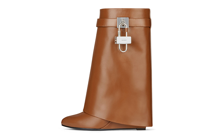 Buy (W) 纪梵希棕色皮革鲨鱼锁靴 BE603KE180-204