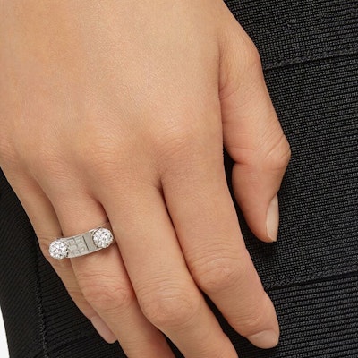 (W) Cincin Wanita GIVENCHY Perak Kristal Tanda Tangan Brass. BF30JHF05M Purchase (W) Cincin Wanita GIVENCHY Perak Kristal Tanda Tangan Brass. BF30JHF05M