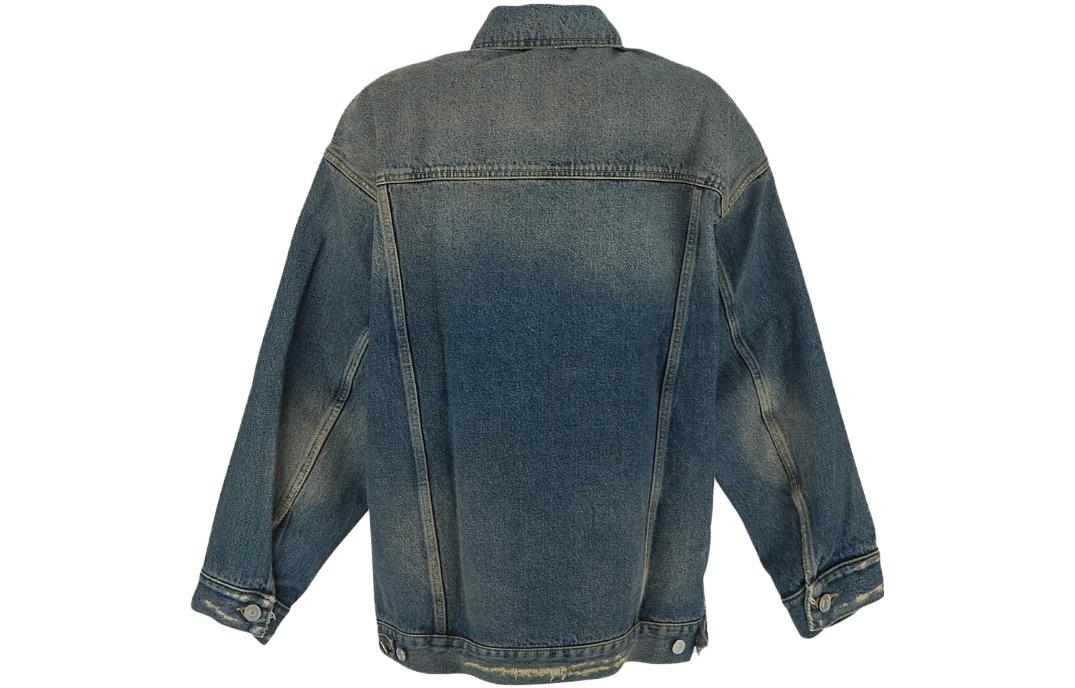 Lookbook (W) 纪梵希 SS23 女士蓝色水洗牛仔夹克休闲翻领款式。 BW00JW5Y5J427