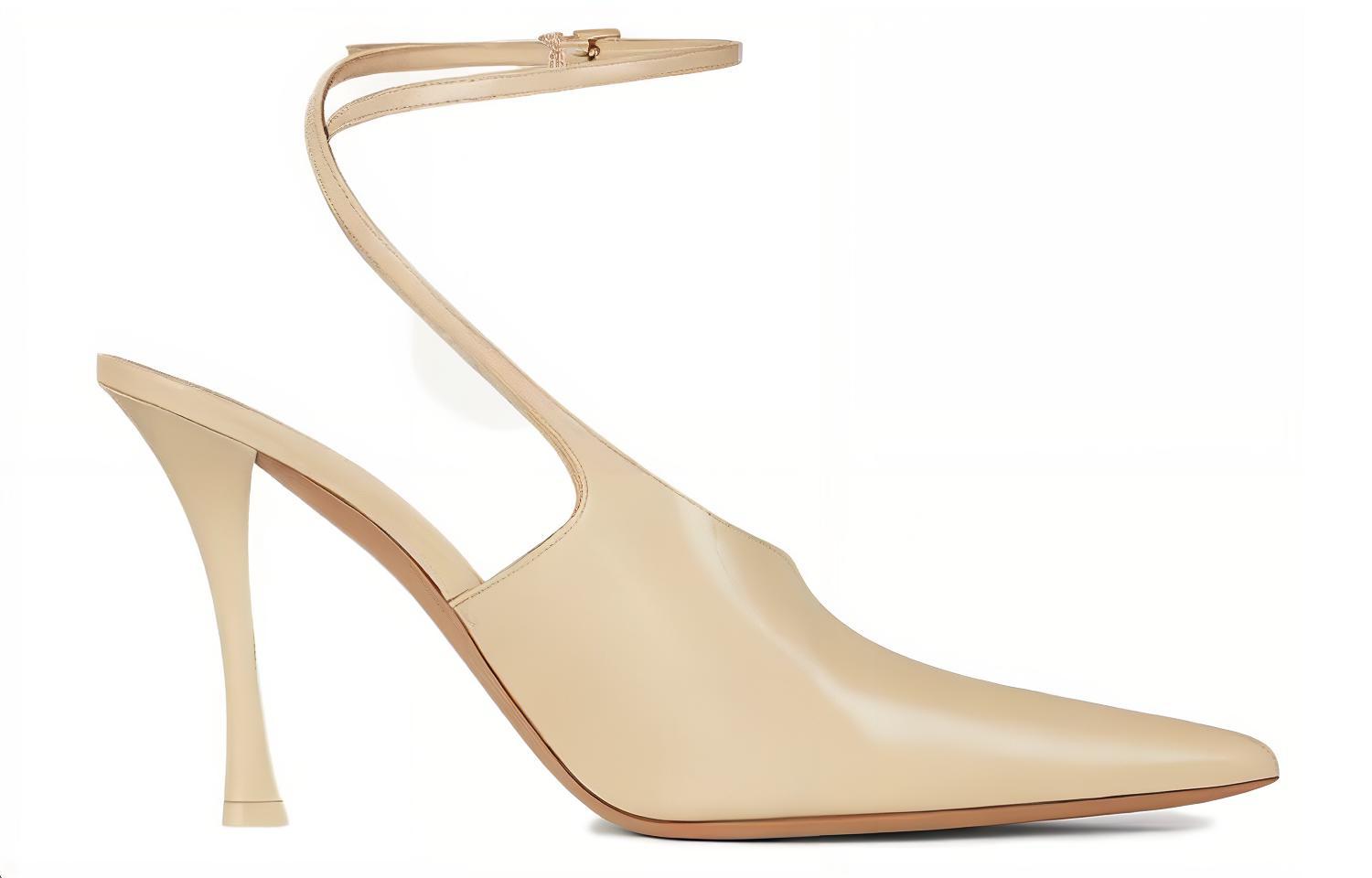 Order (W) Givenchy Tacón Ancho Dorado con Punta y Tachuelas BE4030E1YY-714