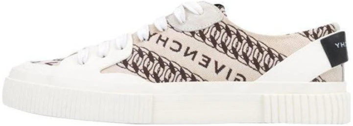 givenchy-tennis-light-sneaker-chain-logo-beige-wmns