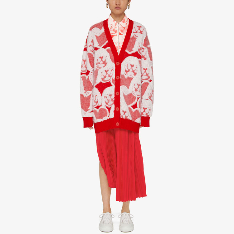 Lookbook (W) Givenchy x Chito FW21 Sweater Oversized Graffiti Doll Heart Wanita Merah. BW90D44ZAN-616