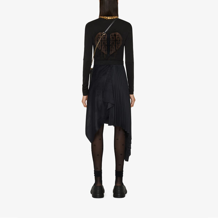 Shop (W) Givenchy x Chito SS22 Kaos Lengan Panjang Hitam Cetak Huruf Cotton. BW70903Z7C-001