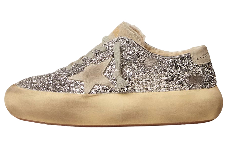 (Women) Golden Goose Space-Star Silver Distressed Low-Top Fashion Sneakers Women GWF00346.F002998.70136