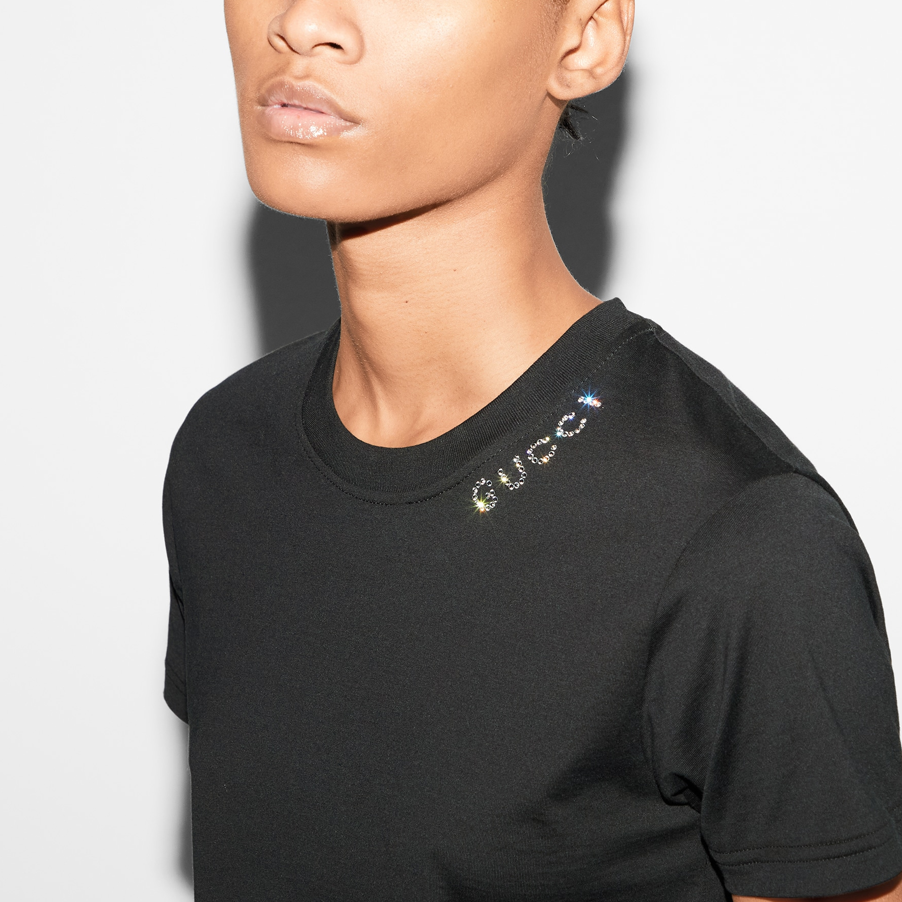 Sizing (Women) GUCCI  Black Crystal Logo Embellished Crew Neck T-Shirt SS24 787299-XJGME-1043