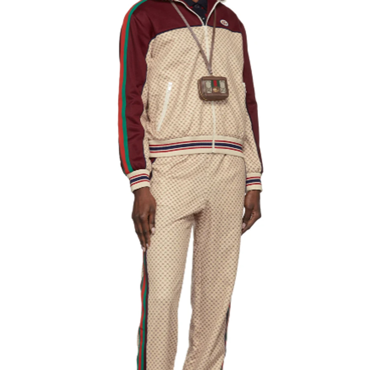 Lookbook (W) 구찌 브라운 이어폰 액세서리 그린 레드 웹 스트라이프 장식. 221451F031000