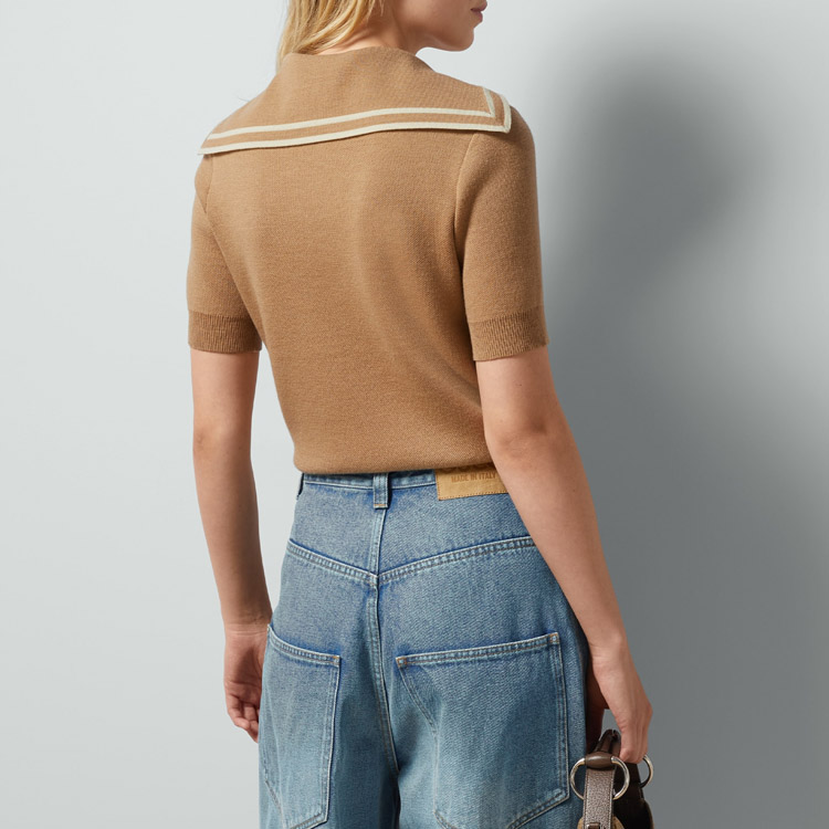 Shop (W) GUCCI Kemeja Polo Lengan Pendek Rajut Coklat dengan Aksen Garis. 649844-XKBNZ-2445