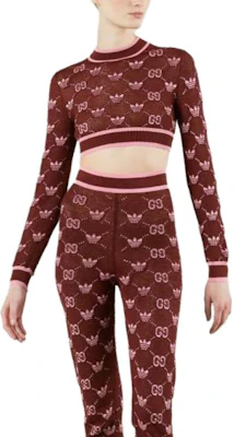 (W) 구찌 레드 크루넥 롱슬리브 니트 스웨터 693829XKCVF6232 Lookbook (W) 구찌 레드 크루넥 롱슬리브 니트 스웨터 693829XKCVF6232