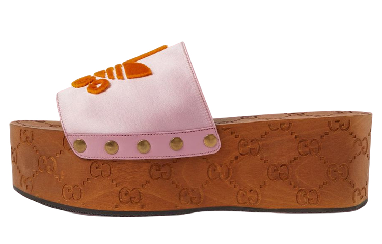 Buy (W) グッチ×アディダス 厚底サテン ロゴ スライド (ピンク) 707285-KND90-5870