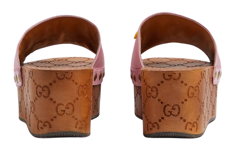 Shop (W) グッチ×アディダス 厚底サテン ロゴ スライド (ピンク) 707285-KND90-5870