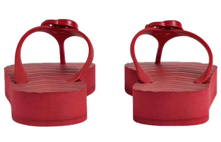 Shop (Women) Gucci Chevron Thong Sandal Hibiscus Red Rubber 655463-J8710-6433