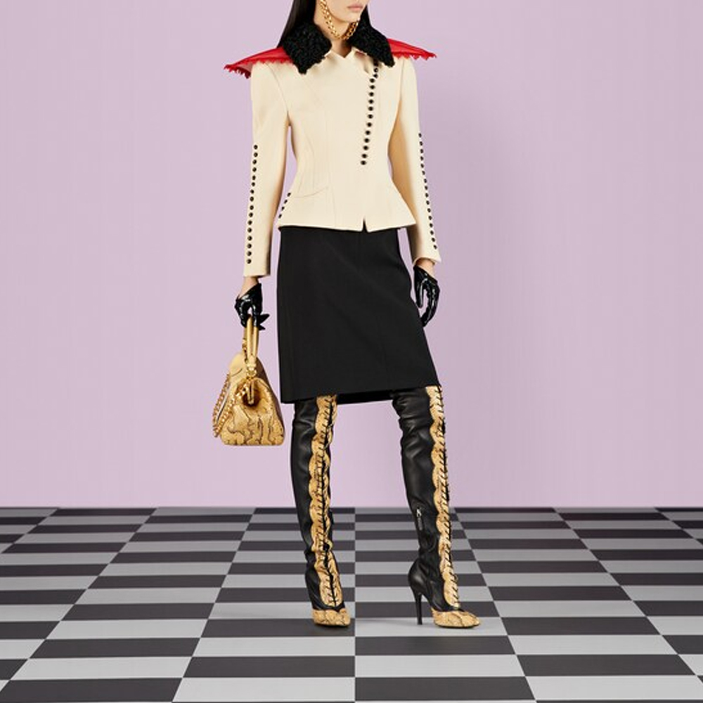 Lookbook (W) 구찌 FW22 블랙 하이웨이스트 캐주얼 미니 스커트. 721676 ZAJZ8-1000