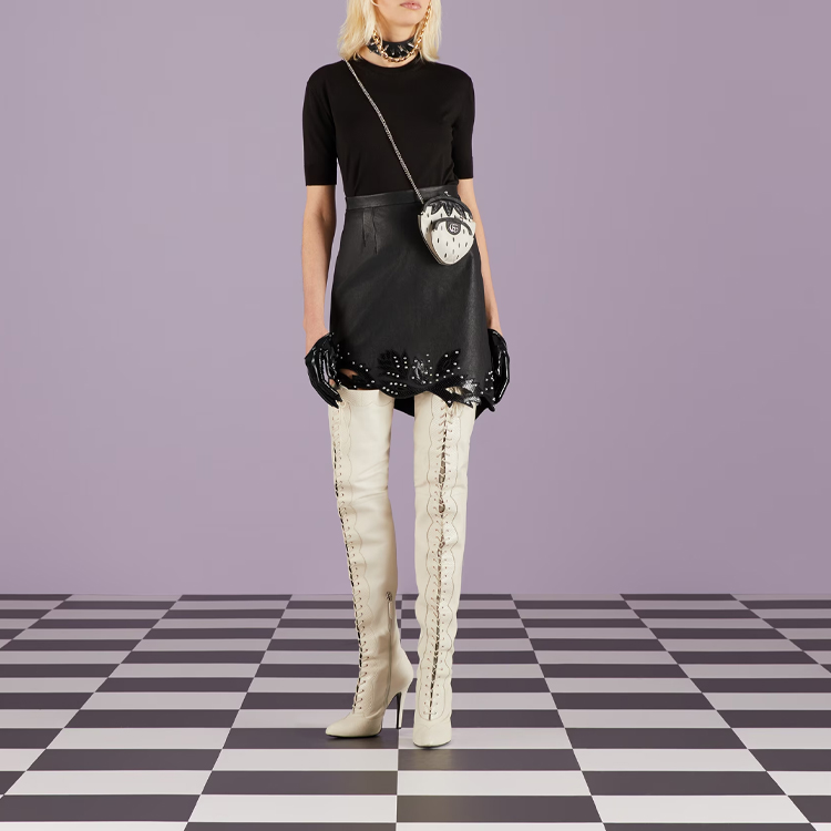 Lookbook (W) GUCCI FW22 Top Negro de Punto Manga Corta con Estampado de Letras. 731061-XKCZ3-1043