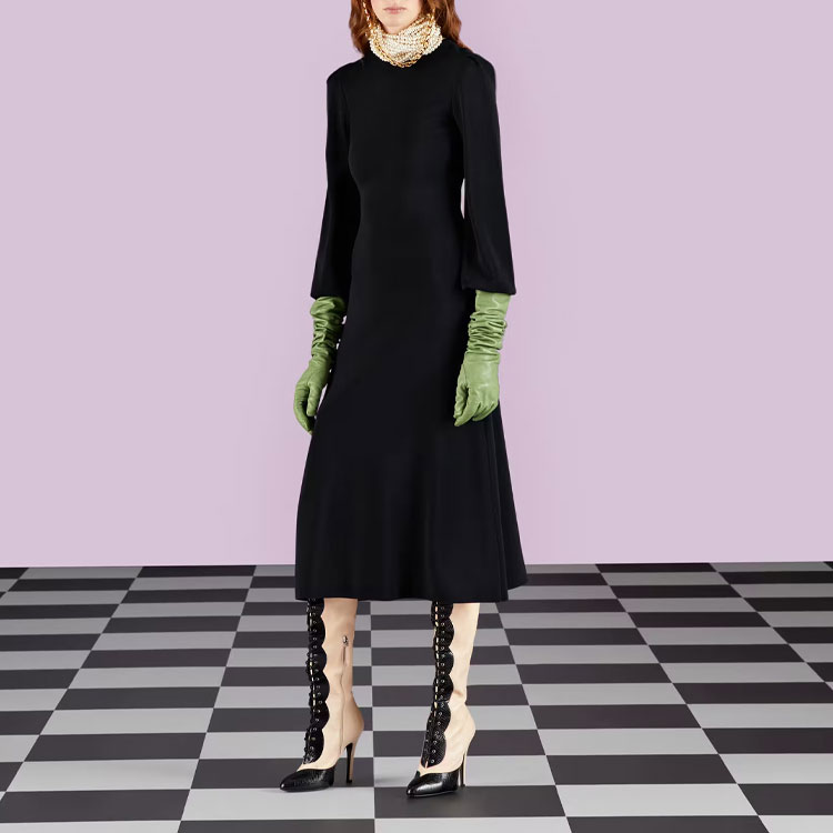 Lookbook (W) GUCCI FW22 ブラック 長袖 クルーネック ミディドレス 無地 713241-XKCMW-1000