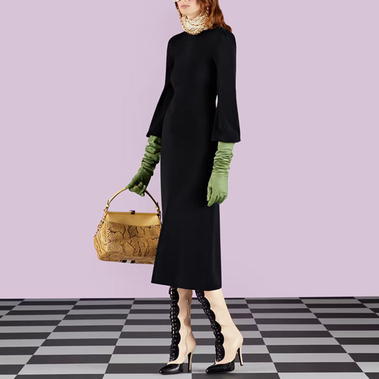 Purchase (W) GUCCI FW22 ブラック 長袖 クルーネック ミディドレス 無地 713241-XKCMW-1000