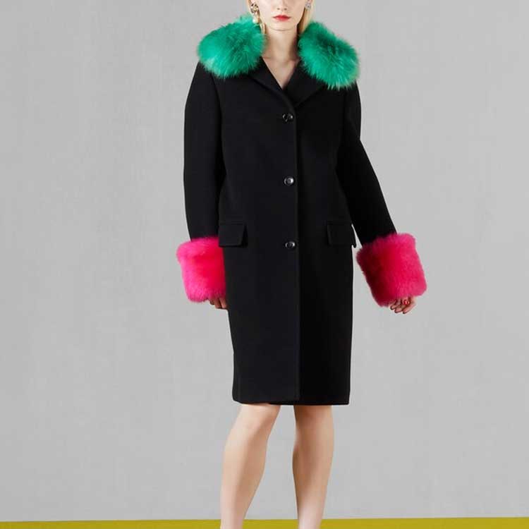 Lookbook (W) GUCCI FW23 黑色單排扣大衣，配前口袋與背部開衩設計 770147-Z8BLJ-1043