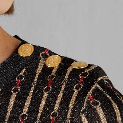 (Women) GUCCI FW23 Black Jacquard Horsebit Knit Short Sleeve Top for Women 766241-XKDMC-1082 Sizing (Women) GUCCI FW23 Black Jacquard Horsebit Knit Short Sleeve Top for Women 766241-XKDMC-1082