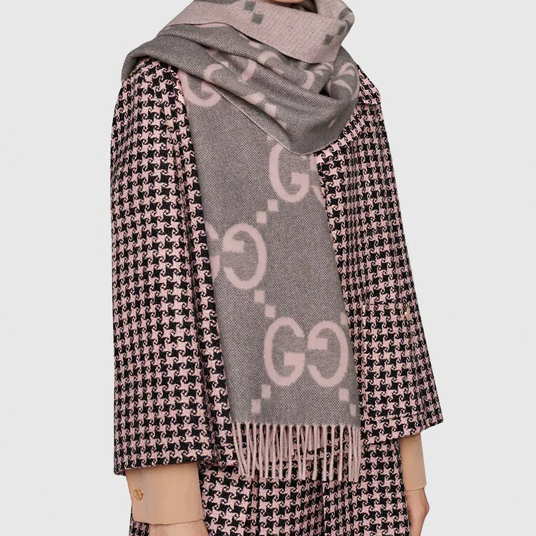 (Women) GUCCI GG Cashmere Jacquard Knit Scarf Pink Grey Accessories. 674275-3G344-1272 圖 4