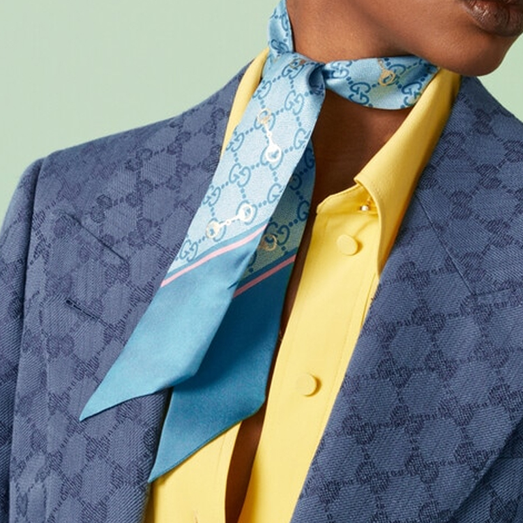 Shop (W) GUCCI GG ホースビット プリント シルク スカーフ ウィメンズ - ブルー. 663719-3G001-4872