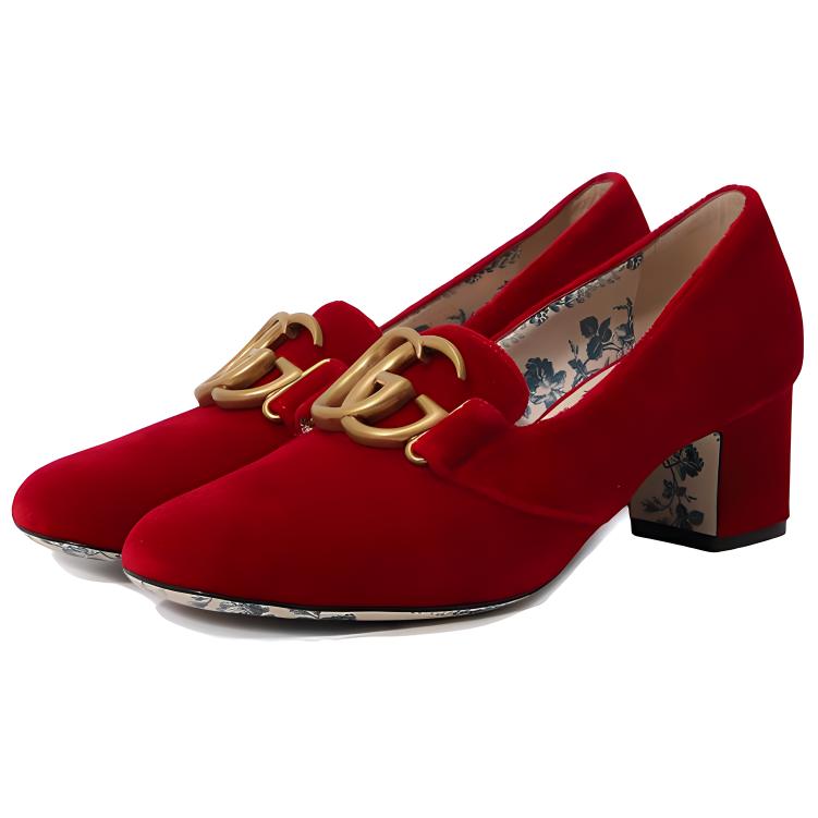 Lookbook (W) Gucci GG Marmont Victoire Block Heel Pumps 'Red Velvet' Merah Beludru 526465-K4D00-6433