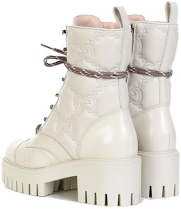 (W) Gucci GG Matelassé Lace Up Boot 'Off White' Sepatu Bot Off-White 718386-DS8U0-9124 Lookbook (W) Gucci GG Matelassé Lace Up Boot 'Off White' Sepatu Bot Off-White 718386-DS8U0-9124