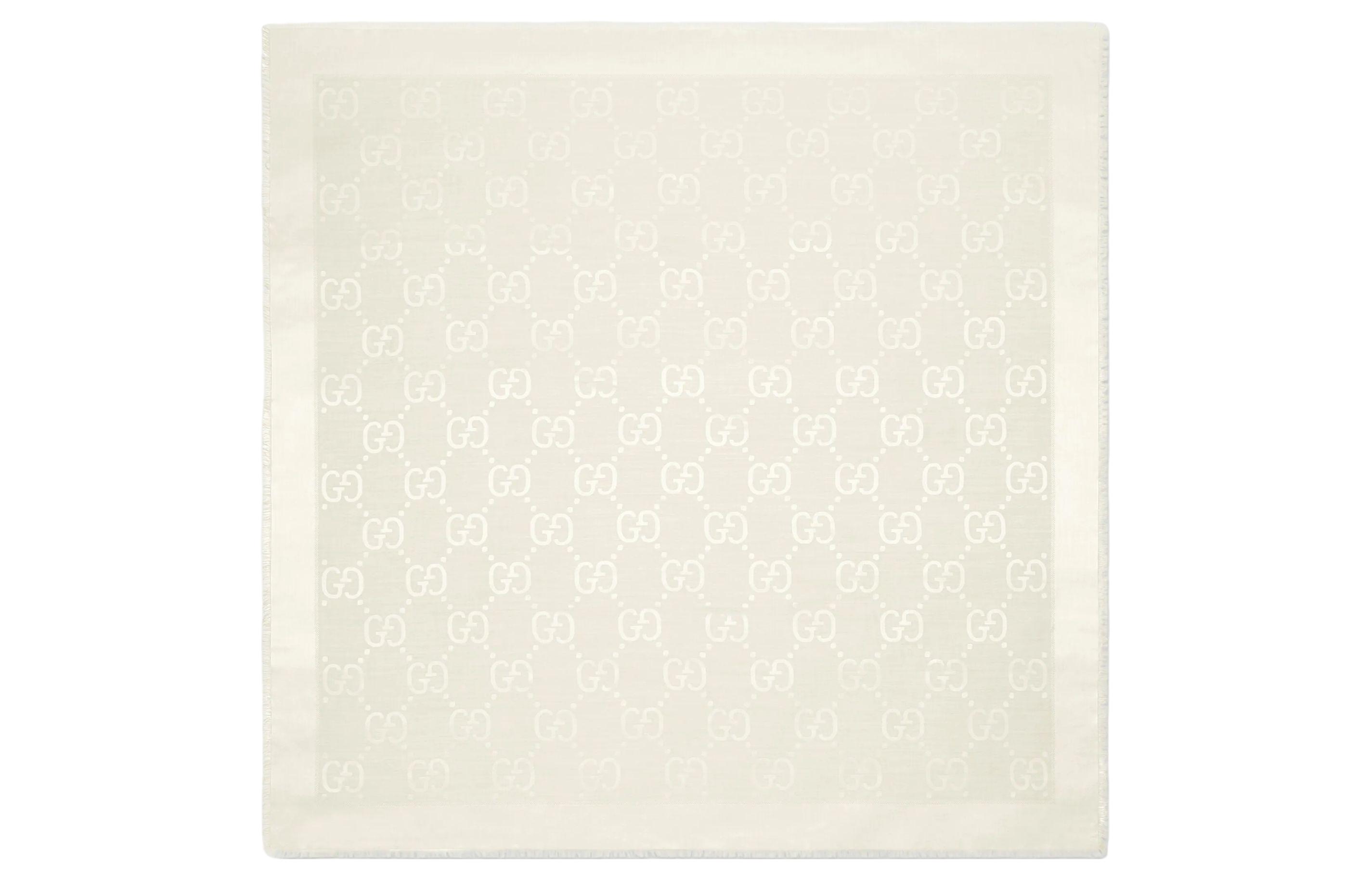 Order (W) GUCCI Pañuelo de Seda Estiloso con Monograma GG. 6636713GC439000