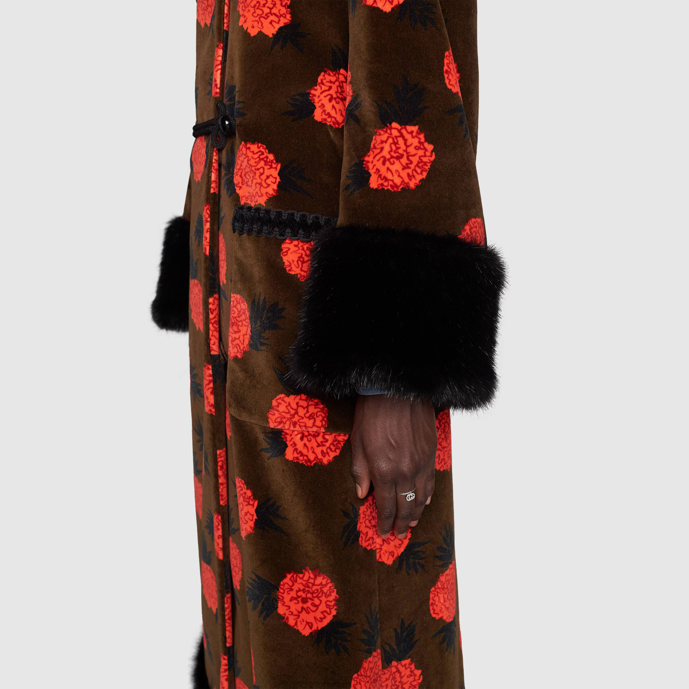 Shop (Women) GUCCI GG Running 18K White Gold Diamond Ring for Women Luxury Jewelry 648596-J8568-9066