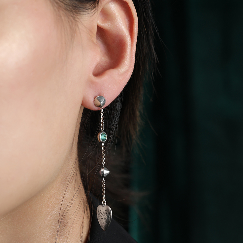 (Women) GUCCI Heart Engraved Topaz Accented Sterling Silver Earrings for Women YBD502100001 圖 5