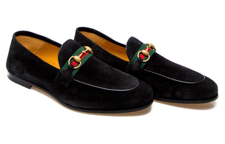 Shop GUCCI 古馳 Horsebit 绒面革 時尚樂福平底鞋 黑色