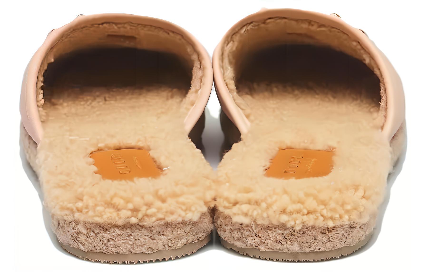 Shop (W) Gucci Horsebit Kulit Slip On 'Skin Rose' 645757-17T40-6766