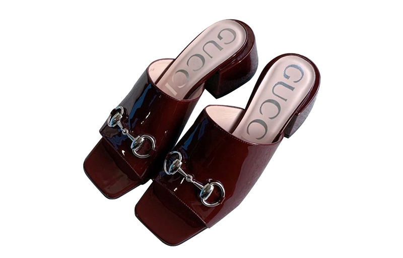 Lookbook GUCCI 古馳 漆皮復古馬銜扣拖鞋 女款 紅棕色