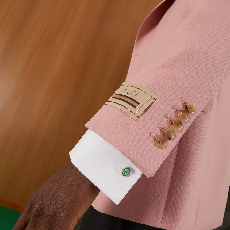 Lookbook (W) GUCCI 互扣式G綠色琺瑯袖扣. 681283-J8410-8414