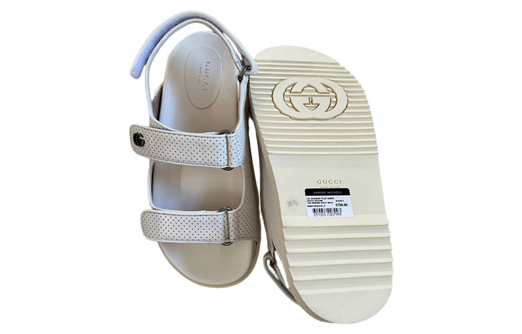 Shop (W) グッチ レザー ダブルG サンダル (カットアウト バックル ホワイト) 658813-C9D10-9014