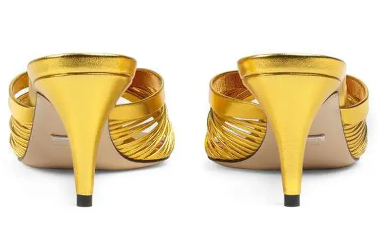 Shop GUCCI古馳 皮革 金屬質感套腳高跟 時尚涼拖 6.5cm 女款 金色