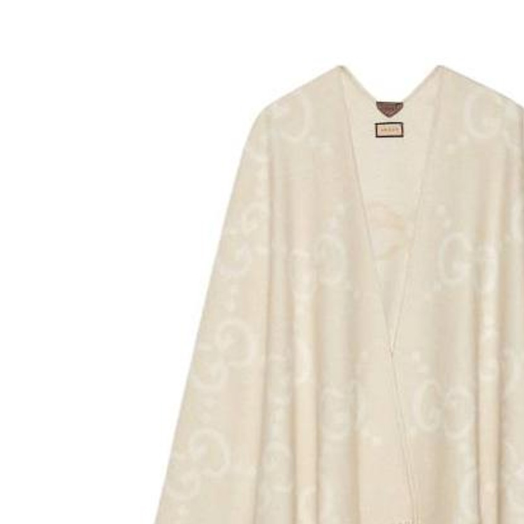 Shop (W) 구찌 로고 자카드 프린지 케이프 카멜 컬러. 774308-4GABX-9877