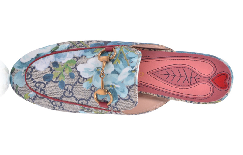 Shop GUCCI 古馳 印花平底拖鞋 女款 藍色