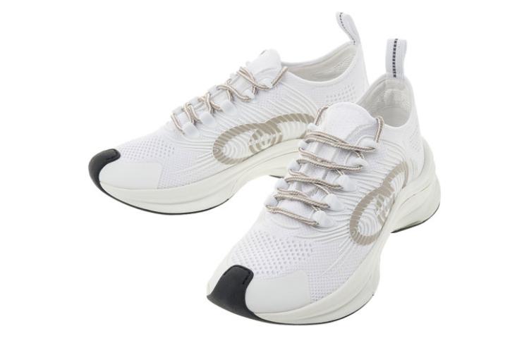 Lookbook (W) Gucci Run Sneaker 'Putih' 680902-USM10-8475