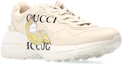 Shop Bananya x GUCCI 古奇 Rhyton 香蕉貓動畫印花logo休閒鞋 女款 象牙白